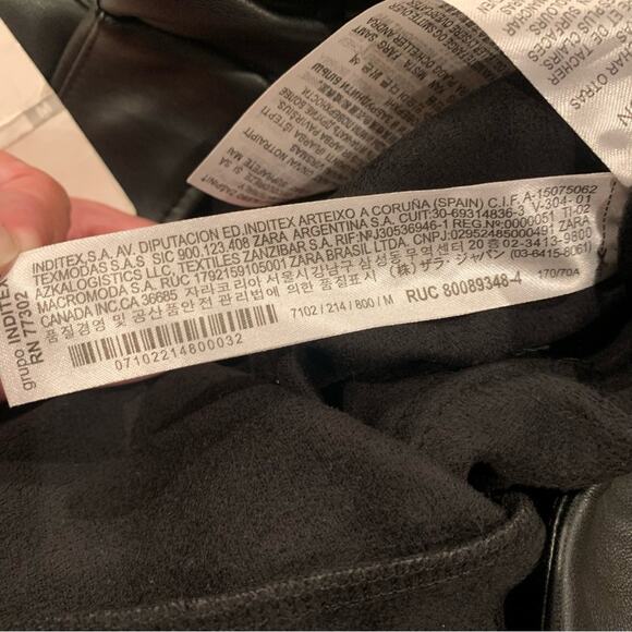 NWT ZARA Button Cargo Faux Leather Mid-Rise Leggings Black Size M Minimalist - Picture 15 of 16